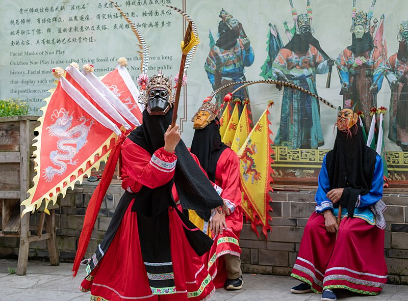 File:Ground Opera Troupe at Qingyan Ancient Town, Guiyang(2).jpg