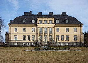 Hågelby gård, hovedbygning, facade mod vest, marts 2012.