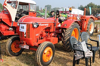 Hanomag R430, erkennbar an der Exportlackierung