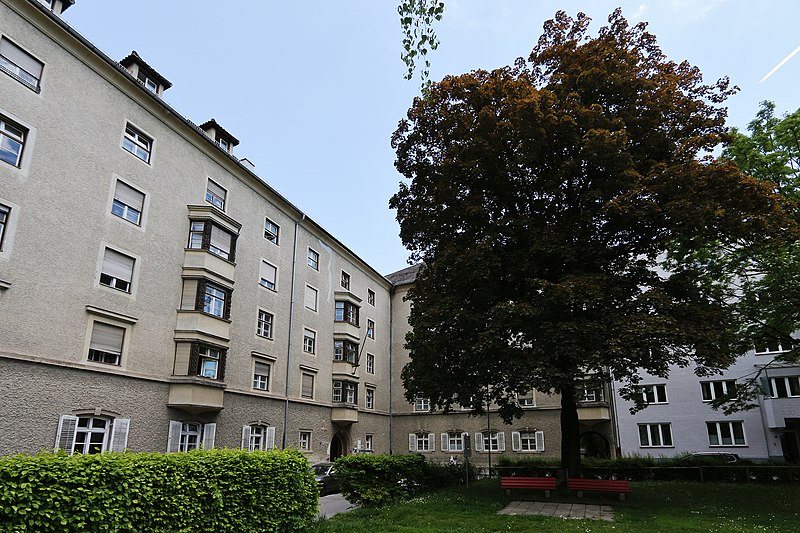 File:Haydnplatz 5 (IMG 0373).jpg