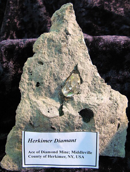 File:Herkimer Diamant - Middleville, County of Herkimer, NY, USA.JPG