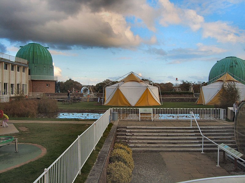 File:Herstmonceux Science Centre - Grounds - geograph.org.uk - 2665772.jpg