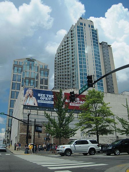 File:High-rises Downtown Nashville TN 2013-07-20 007.jpg