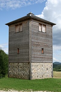 Reconstrución da torre de madeira preto de Rainau, Alemaña
