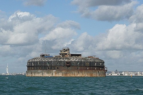 Horse Sand Fort - geograph.org.uk - 1087244.jpg