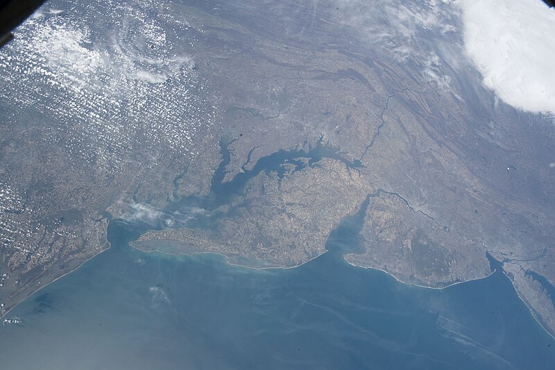 File:ISS-55 Chesapeake Bay, Delaware.jpg