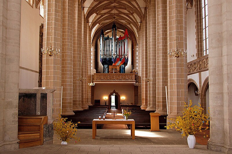 File:Innenraum Schloßkirche mit Blick zur Orgel.jpg