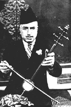 На джозі грає Салі Шемаїл. Перший каїрський конгрес арабської музики (1932)