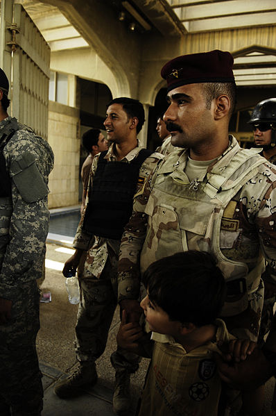 File:Iraqi and U.S. Soldiers Conduct Combined Cordon and Search DVIDS113990.jpg