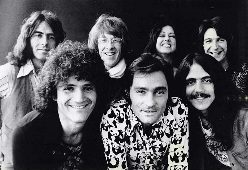 File:Jefferson Starship photo 1976 (names cropped).JPG