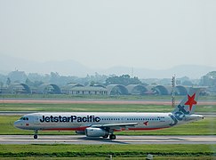 Một trong 2 chiếc Airbus A321 từng được Jetstar Pacific thuê từ Vietnam Airlines nhằm phục vụ hoạt động khai thác.
