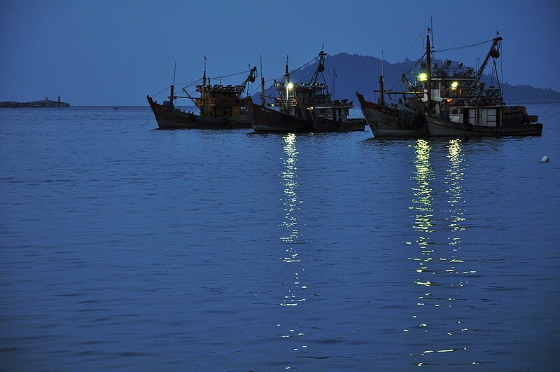 File:KK Fishing Boats at Dusk.jpg