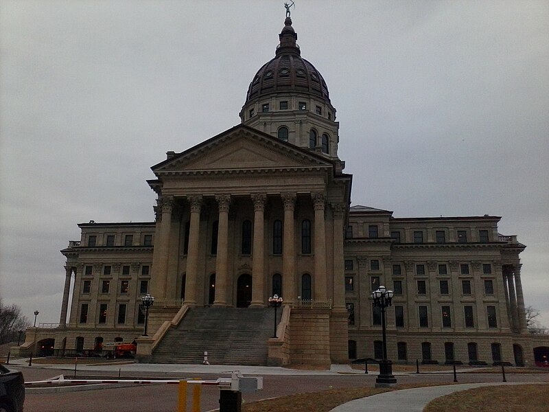 File:Kansas State Capitol 2014-03-12 21-59.jpg