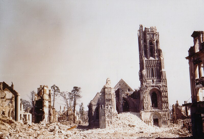 File:Kirche von St.-Lo 1944.jpg