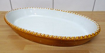 Oval baking dish