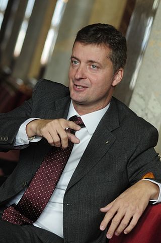 <span class="mw-page-title-main">Gábor Kubatov</span> Hungarian politician