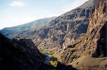 Долина Куры близ пещерного монастырского комплекса Вардзиа
