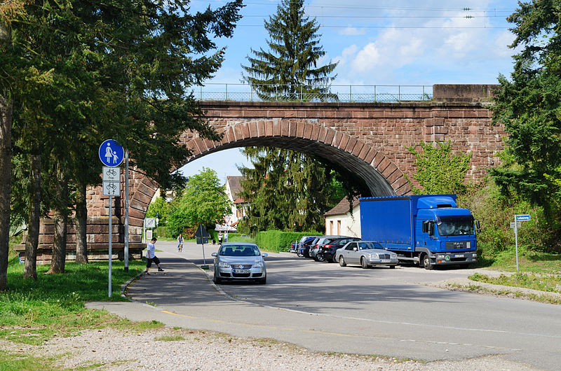 File:Lörrach-Stetten - Eisenbahnbrücke2.jpg