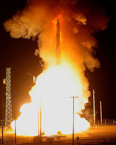Tập_tin:LGM-30G_Minuteman_III_test_launch.jpg