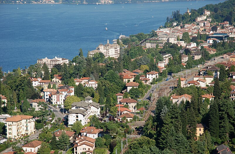 File:Lago-Maggiore 1497.JPG