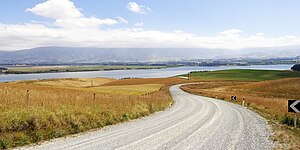 Blick von der Straße ausnach Nordnordwest auf den Stausee