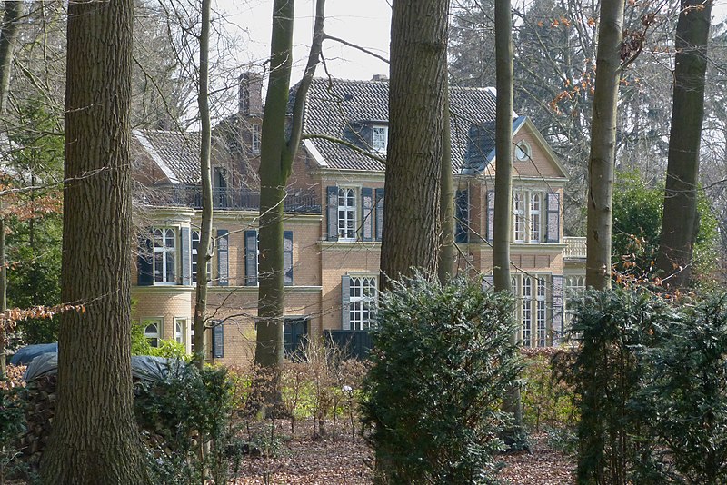 File:Landhaus Lamotte(1) FHB1653.jpg