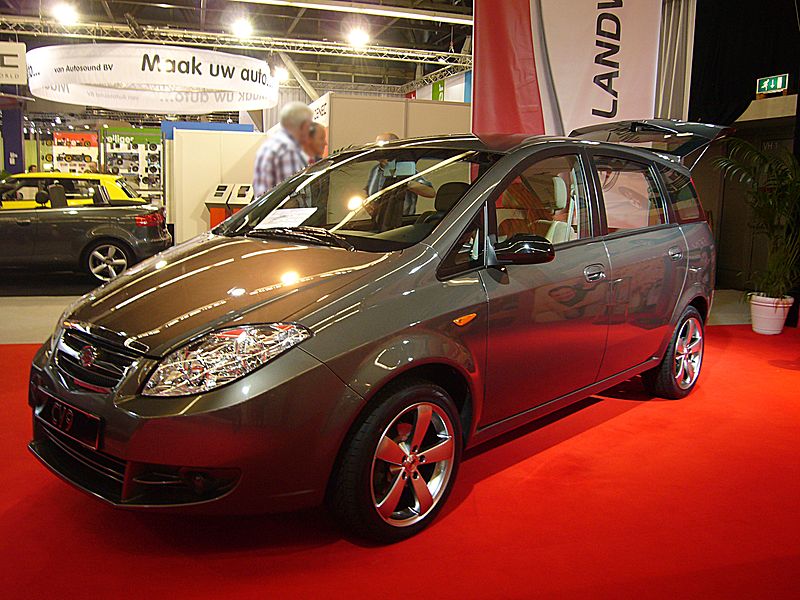 File:Landwind CV9 (front quarter 2).jpg