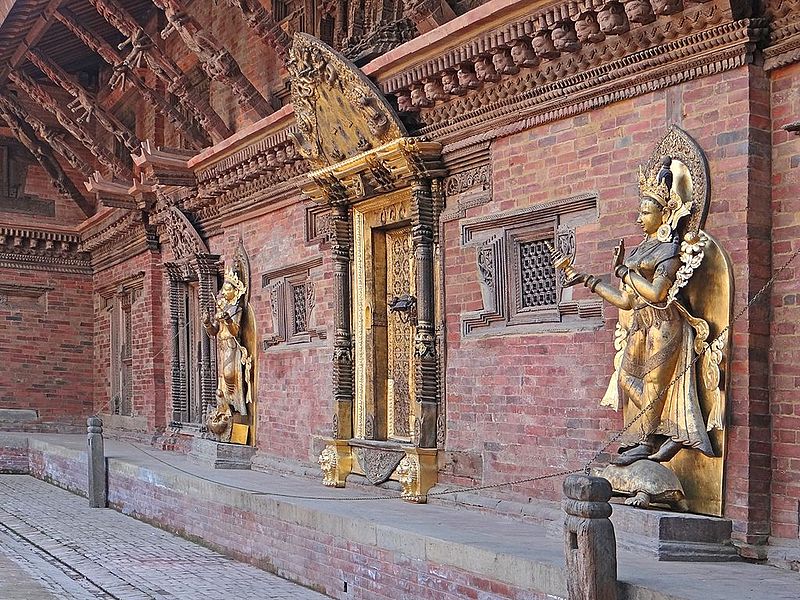 File:Le temple de Taleju dans le palais royal (Patan) (8610057178).jpg