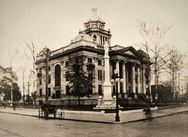 Lowndes County Courthouse and Confederate Monument c. 1915