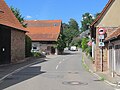 Maisbacher Ortsstraße, Blick nach Osten (Aufn. Juli 2020)