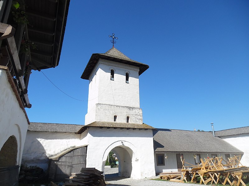 File:Manastirea Apostolache 2015 - panoramio (2).jpg