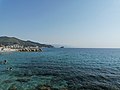 Mar Ligure, molo nuovo, isola di Bergeggi e costa di Ponente verso Genova visti dal molo vecchio - Noli (VI).jpg