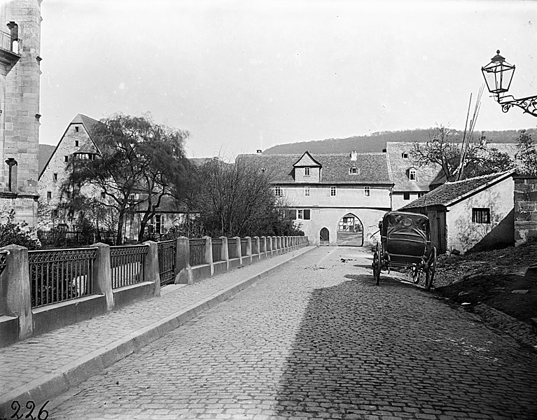 File:Marburg ehemaliges Torhaus Deutschhausstraße von W Ludwig Bickell.jpg