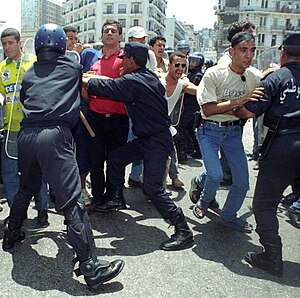 Marche à Alger.jpg