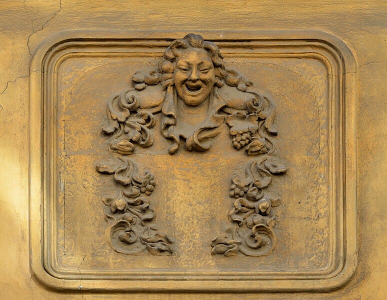 File:Mascaron Kellinggasse 9, Vienna 03.jpg