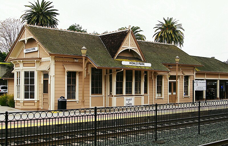 File:Menlo Park station building, January 2010.jpeg