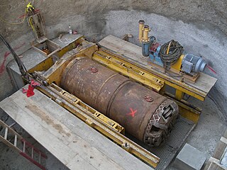 <span class="mw-page-title-main">Microtunneling</span> Tunnel construction technique