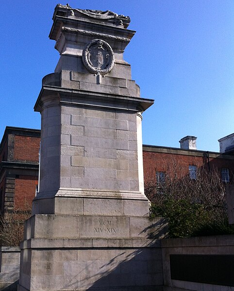 File:Midland Railway War Memorial, Derby 01.jpg