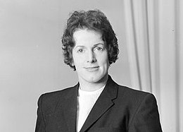 Slečna P N Moore, zástupce ženského kriketového týmu Nového Zélandu 1966 (hlavní plodina) .jpg