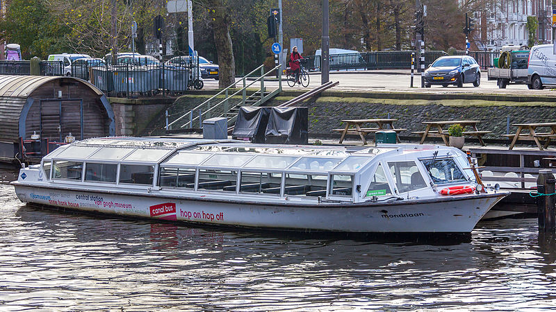 File:Mondriaan, Canal Bus, Amsterdam, Singelgracht near Rijksmuseum--3587.jpg