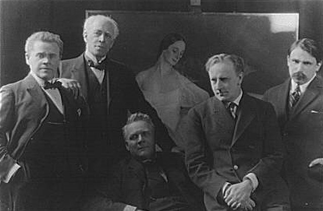From left to right: Ivan Moskvin, Konstantin Stanislavski, Feodor Chaliapin, Vasili Kachalov, Saveli Sorine, in the US in 1923.