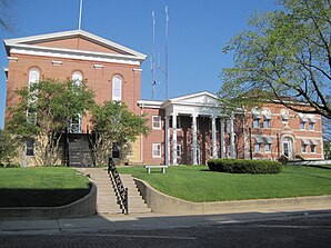 Carroll County Courthouse in Mount Carroll, gelistet im NRHP Nr. 73000692[1]