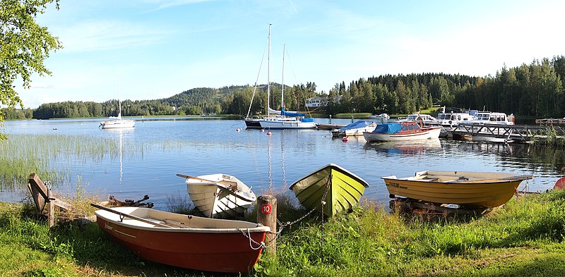 File:Muurame boats3.jpg