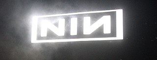 Description de l'image NIN logo live.jpg.