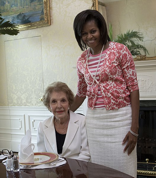 527px-Nancy_Reagan_with_Michelle_Obama_cropped.jpg