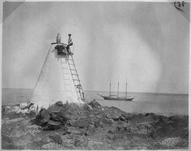 File:No. 38. Mahukona Light-Station. View looking NW. by N - NARA - 296065.jpg