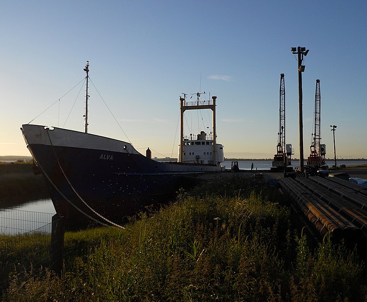 File:Old Ferry Wharf - geograph.org.uk - 1917473.jpg