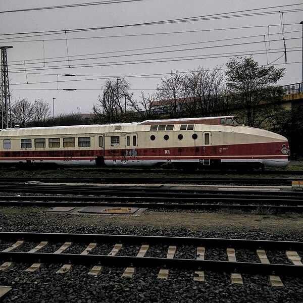 File:Old train at Bahnhof Berlin-Lichtenberg.jpg