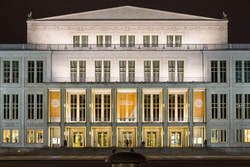 File:Opernhaus Leipzig (frontal).jpg