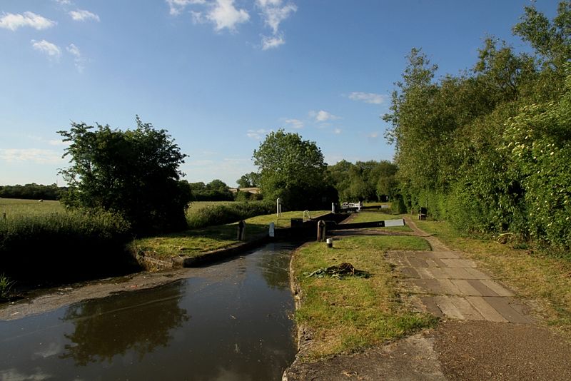 File:OxfordCanal Lock44 north.jpg